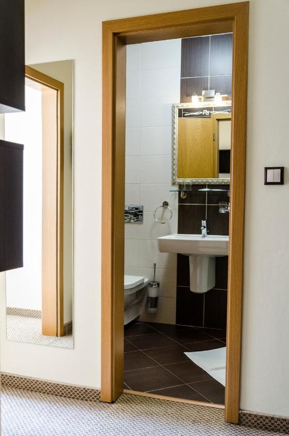 Hotel Rokoko Kosice Ngoại thất bức ảnh